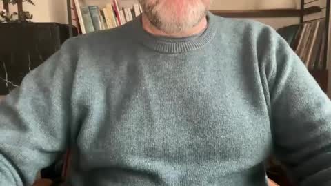 Snapshot of d_bowie chatting on 12/17/25, 10:21 d_bowie online show from 12/17/25, 10:21