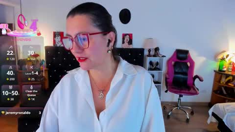 Mia  online show from 11/23/25, 12:05