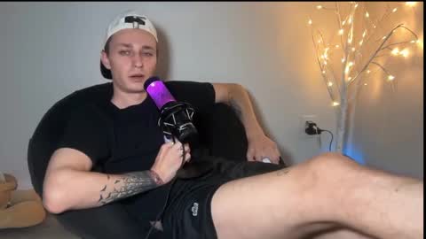 Snapshot of da_danya chatting on 09/27/25, 03:55 da_danya online show from 09/27/25, 03:55