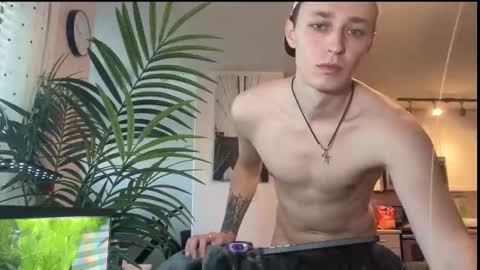 Snapshot of da_danya chatting on 09/27/25, 07:30 da_danya online show from 09/27/25, 07:30