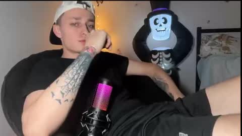 Snapshot of da_danya chatting on 10/29/25, 02:14 da_danya online show from 10/29/25, 02:14