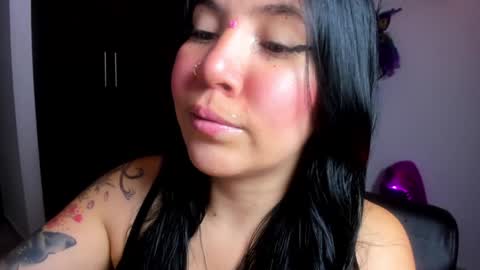 Snapshot of daahanna_ chatting on 01/29/25, 11:04 Ailyn  online show from 01/29/25, 11:04