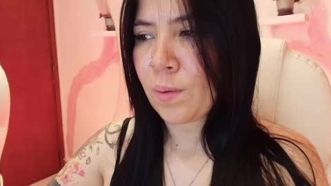 Snapshot of daahanna_ chatting on 02/21/25, 04:51 Ailyn  online show from 02/21/25, 04:51