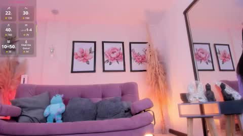 Daniela  online show from 10/24/25, 12:01