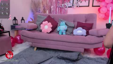 Snapshot of daaniela_moon chatting on 05/24/26, 12:10 Daniela online show from 05/24/26, 12:10