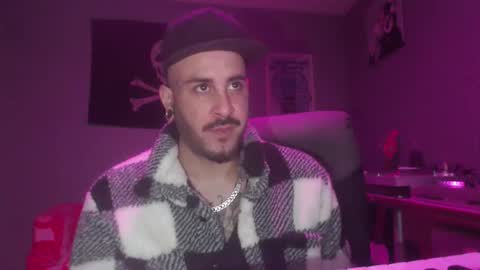 Snapshot of dabirdfree chatting on 11/13/25, 05:23 Destroyer online show from 11/13/25, 05:23