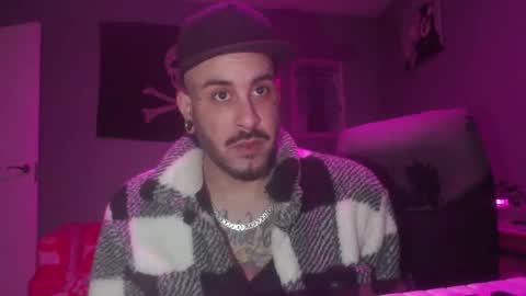 Snapshot of dabirdfree chatting on 11/18/25, 03:45 Destroyer online show from 11/18/25, 03:45