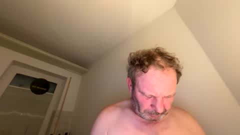 Snapshot of dachdecker7269 chatting on 01/16/26, 05:33 dachdecker7269 online show from 01/16/26, 05:33