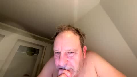 Snapshot of dachdecker7269 chatting on 01/19/26, 05:11 dachdecker7269 online show from 01/19/26, 05:11