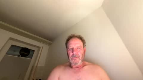 Snapshot of dachdecker7269 chatting on 02/18/26, 05:03 dachdecker7269 online show from 02/18/26, 05:03