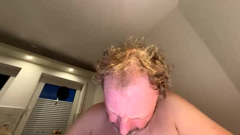 Snapshot of dachdecker7269 chatting on 03/18/26, 04:59 dachdecker7269 online show from 03/18/26, 04:59