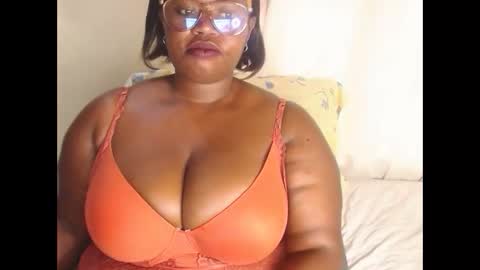 dackchoc21 online show from 11/05/25, 08:58