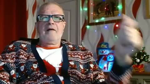 Snapshot of daddiescockforyou chatting on 12/24/24, 09:00 Brian ... online show from 12/24/24, 09:00