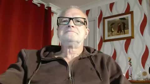 Snapshot of daddiescockforyou chatting on 09/29/25, 08:02 Brian ... online show from 09/29/25, 08:02