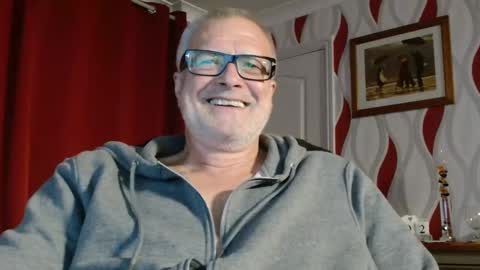 Snapshot of daddiescockforyou chatting on 10/02/25, 08:05 Brian ... online show from 10/02/25, 08:05