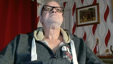 Snapshot of daddiescockforyou chatting on 10/13/25, 08:09 Brian ... online show from 10/13/25, 08:09