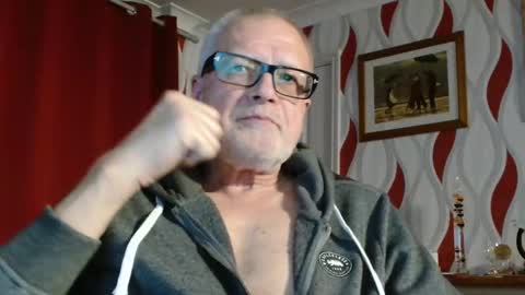 Snapshot of daddiescockforyou chatting on 10/16/25, 08:10 Brian ... online show from 10/16/25, 08:10