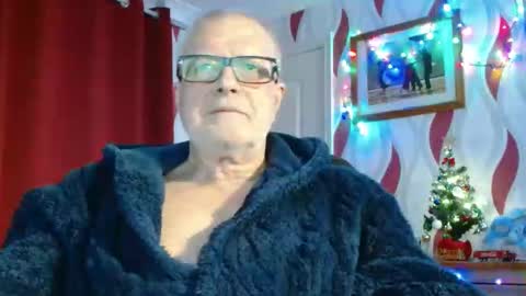 Snapshot of daddiescockforyou chatting on 12/14/25, 08:57 Brian ... online show from 12/14/25, 08:57