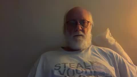 Snapshot of daddy341177 chatting on 10/02/25, 03:57 daddy341177 online show from 10/02/25, 03:57