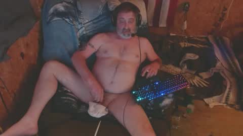 Snapshot of daddy38345 chatting on 12/10/24, 08:05 daddy38345 online show from 12/10/24, 08:05