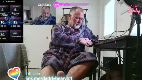 Snapshot of daddybearvlc chatting on 02/04/26, 02:01 DaddyBear online show from 02/04/26, 02:01