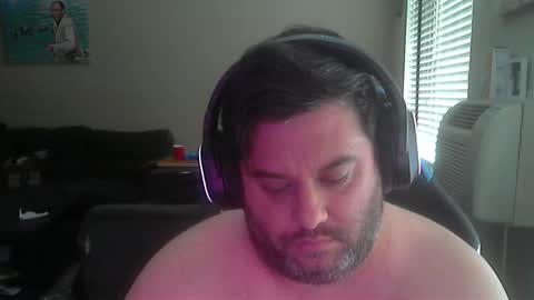 Snapshot of daddybody4u chatting on 12/16/25, 07:19 daddybody4u online show from 12/16/25, 07:19