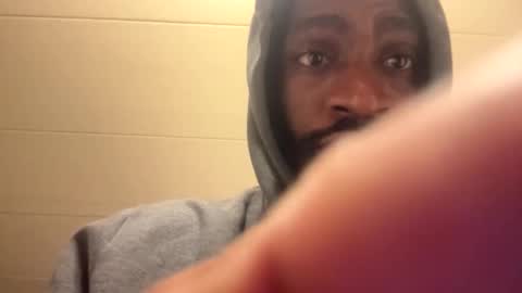 Snapshot of daddyd490256 chatting on 12/03/25, 06:10 DaddyD online show from 12/03/25, 06:10