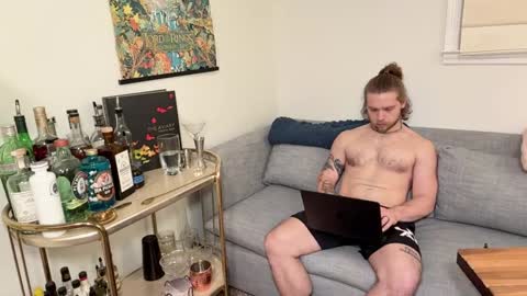 Snapshot of daddydaydrinkz chatting on 12/11/24, 07:09 DaddydayDrinkz online show from 12/11/24, 07:09