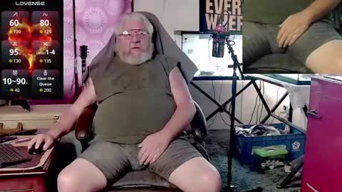 Snapshot of daddydom4fun chatting on 08/07/26, 10:23 Daddydom4fun online show from 08/07/26, 10:23
