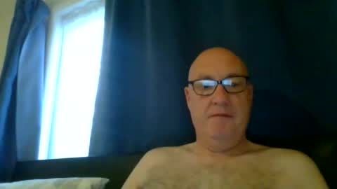 Snapshot of daddyhere4uall6 chatting on 10/17/25, 07:00 daddyhere4uall6 online show from 10/17/25, 07:00