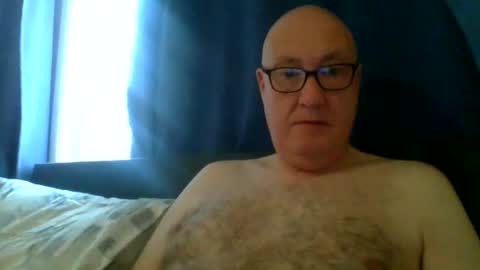 Snapshot of daddyhere4uall6 chatting on 10/20/25, 07:20 daddyhere4uall6 online show from 10/20/25, 07:20
