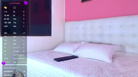 Snapshot of daddyissuesss_ chatting on 01/15/25, 07:44 JAZMIN online show from 01/15/25, 07:44