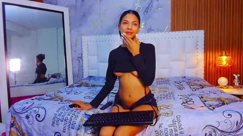 Snapshot of daddyissuesss_ chatting on 02/15/25, 07:39 JAZMIN online show from 02/15/25, 07:39