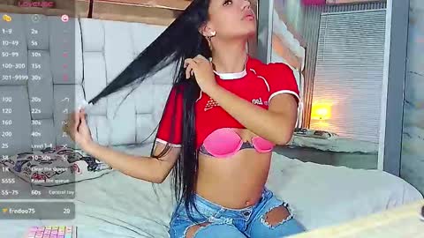 Snapshot of daddyissuesss_ chatting on 03/01/25, 07:37 JAZMIN online show from 03/01/25, 07:37