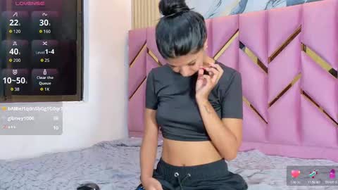 Snapshot of daddyissuesss_ chatting on 09/20/25, 07:15 JAZMIN online show from 09/20/25, 07:15