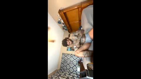 Snapshot of daddyjanimal chatting on 10/15/25, 08:14 sexy tatted king bbc online show from 10/15/25, 08:14