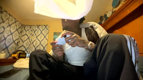 Snapshot of daddyjanimal chatting on 04/18/26, 10:43 sexy tatted king bbc online show from 04/18/26, 10:43