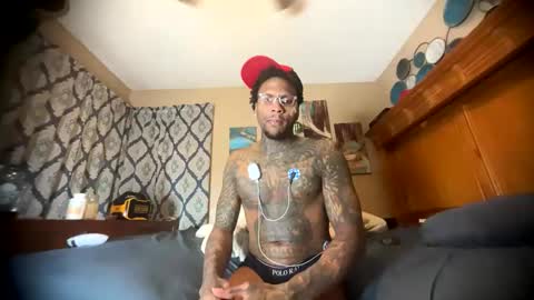 Snapshot of daddyjanimal chatting on 04/21/26, 01:42 sexy tatted king bbc online show from 04/21/26, 01:42