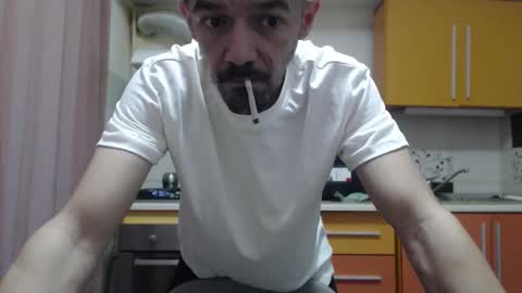 Snapshot of daddynextdoor86 chatting on 01/07/26, 06:05 daddynextdoor86 online show from 01/07/26, 06:05