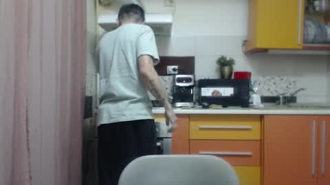 Snapshot of daddynextdoor86 chatting on 01/14/26, 05:35 daddynextdoor86 online show from 01/14/26, 05:35