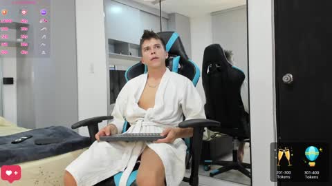 Snapshot of daddyrich4u chatting on 12/02/24, 08:44 daddyrich4u online show from 12/02/24, 08:44