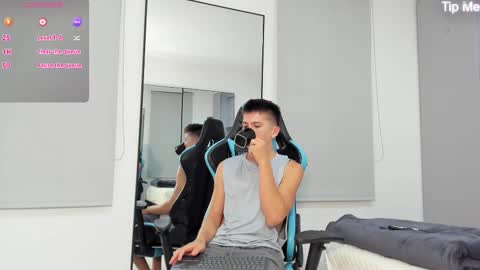 Snapshot of daddyrich4u chatting on 10/08/25, 05:05 daddyrich4u online show from 10/08/25, 05:05