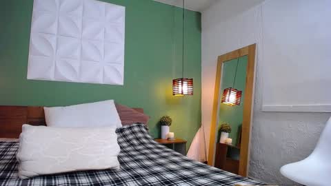 Snapshot of daddys_little_secrett chatting on 12/05/24, 05:50 Valen online show from 12/05/24, 05:50