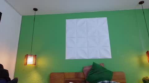 Snapshot of daddys_little_secrett chatting on 02/14/25, 05:14 Valen online show from 02/14/25, 05:14