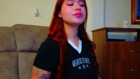Snapshot of daddys_little_secrett chatting on 03/30/26, 01:28 Valen online show from 03/30/26, 01:28