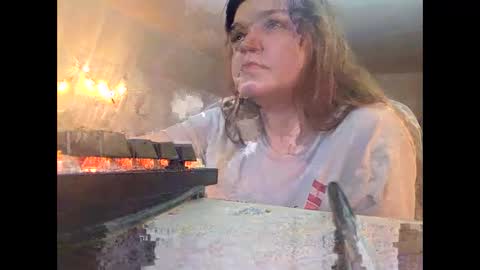 Snapshot of daddyscumslut211 chatting on 12/16/25, 02:16 fairylee21 online show from 12/16/25, 02:16