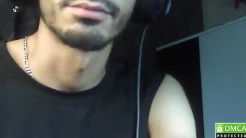 Snapshot of daddyselim chatting on 06/08/26, 01:44 the alpha online show from 06/08/26, 01:44