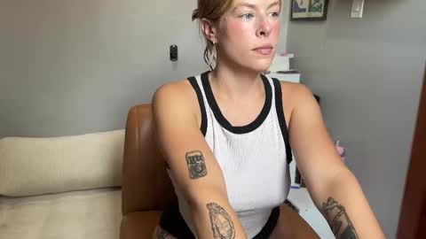 Snapshot of daddysfav_xx chatting on 09/08/25, 06:29 princess online show from 09/08/25, 06:29