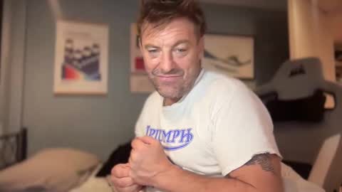 Snapshot of daddyswede23 chatting on 09/10/25, 02:44 daddyswede23 online show from 09/10/25, 02:44