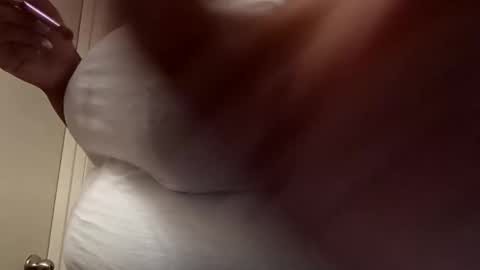 Snapshot of dadeesqtpieluvsu chatting on 01/08/26, 08:33 DadeesQTPie online show from 01/08/26, 08:33